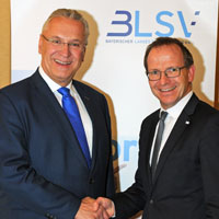 Innenminister Joachim Herrmann mit dem Präsidenten des Bayerischen Landes-Sportverbandes Jörg Ammon