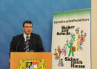 Schuleinschreibung 2014 - Pressetermin zur Schulwegsicherheit am 31. März 2014 in München: Dr. Florian Herrmann, Präsident der Landesverkehrswacht Bayern